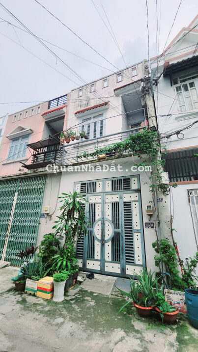 Nhà giá rẻ, nhà 1 lầu hẻm 6m đường An Phú Đông 25 gần chợ Khu vip. DT 4M x 10M, 36m2