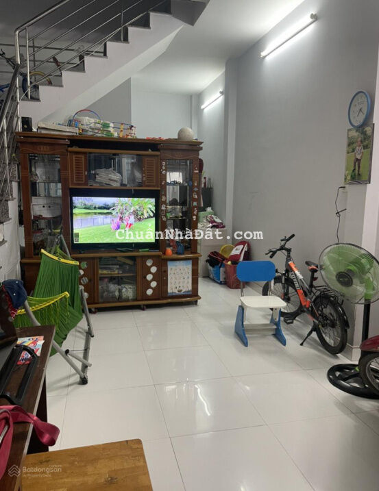 Nhà giá rẻ, nhà 1 lầu hẻm 6m đường An Phú Đông 25 gần chợ Khu vip. DT 4M x 10M, 36m2