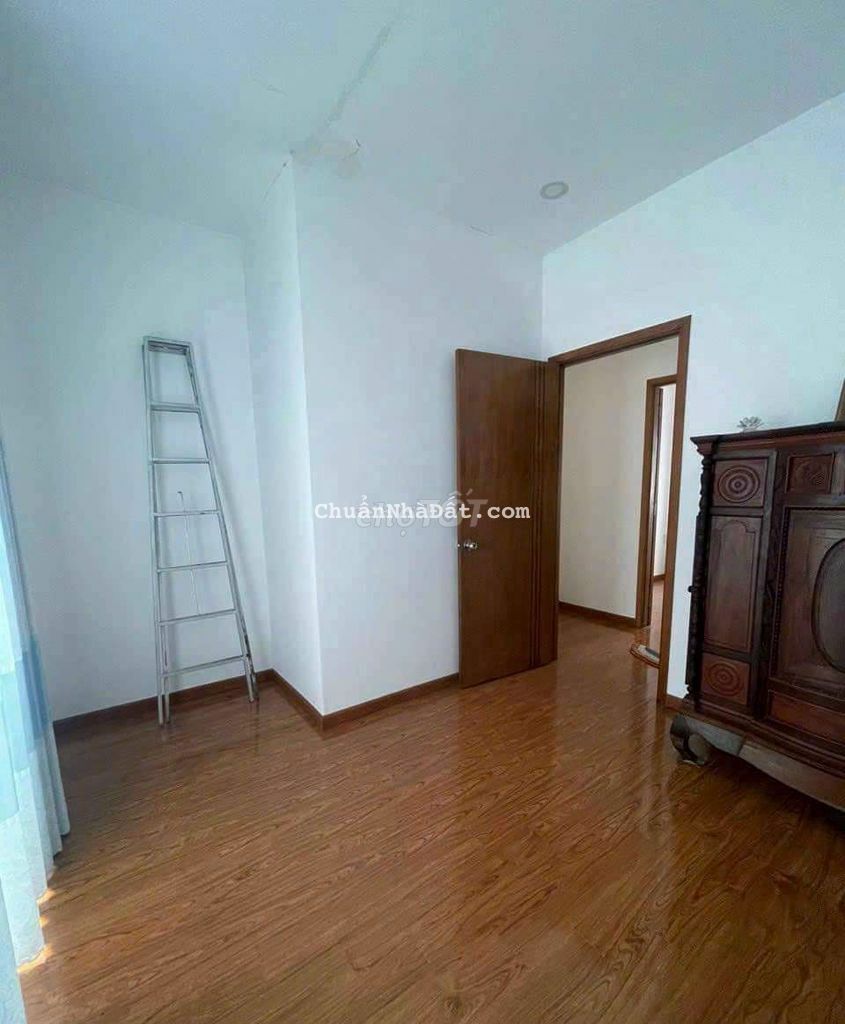 Nhà gần trường tô ngọc vân 4x10m. Hẻm xe hơi