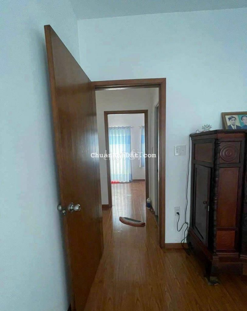 Nhà gần trường tô ngọc vân 4x10m. Hẻm xe hơi