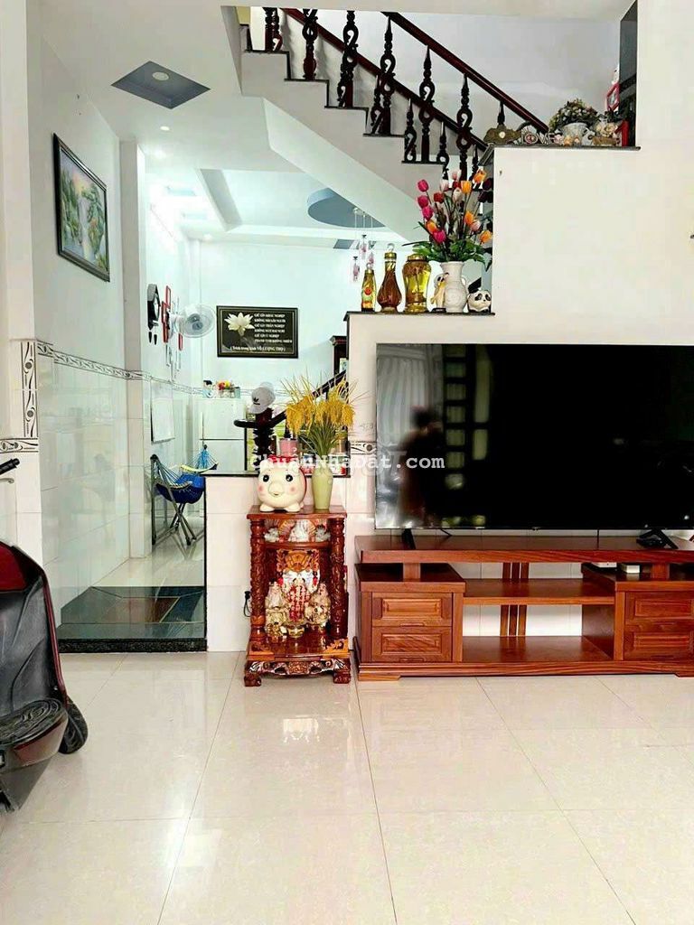 BÁN NHÀ 4.4X11M, 1LẦU HẺM XE HƠI, TÂN THỚI HIỆP GẦN BỆNH VIỆN Q12