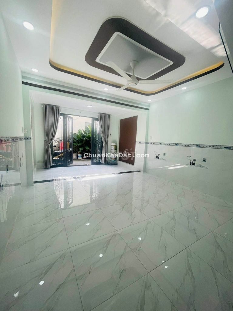 Bán Gấp Nhà Mới 2 Tầng Quận 12, 4 x 11, 2PN, Sân Thượng, Chỉ 3,3 Tỷ.