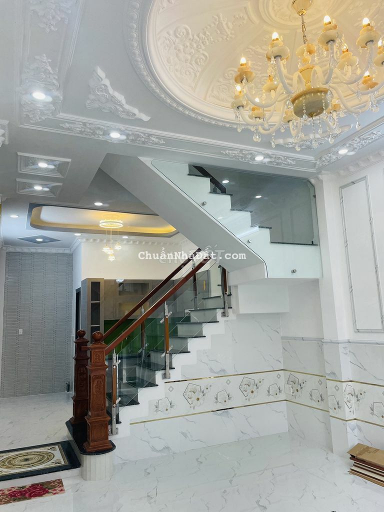 Chính Chủ, Nhà 3 Tầng, 50M2, HXH Thông, Nội Thất Xịn, Quận 12, 4,5 Tỷ.