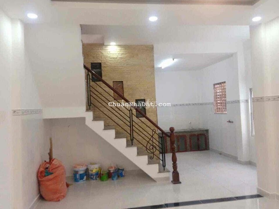 Nhà sổ riêng Thạnh Lộc 15,DT 5x10,trệt 1 lầu 3PN giá chỉ 2.5 tỉ