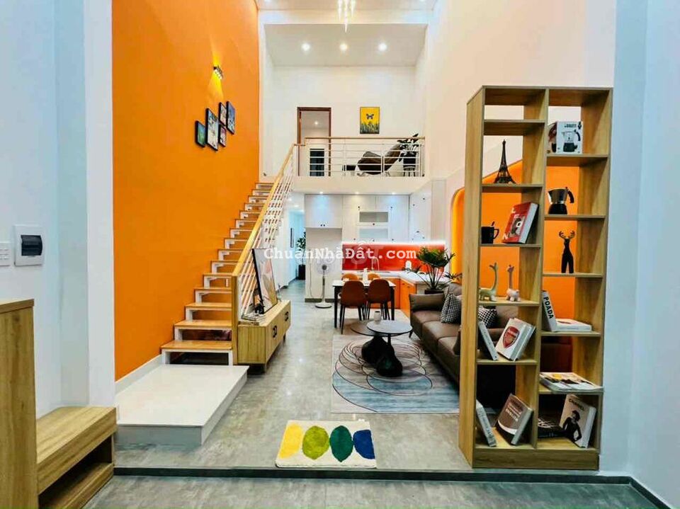 Nhà đúc lửng tặng full nội thất đường Lê Văn Khương