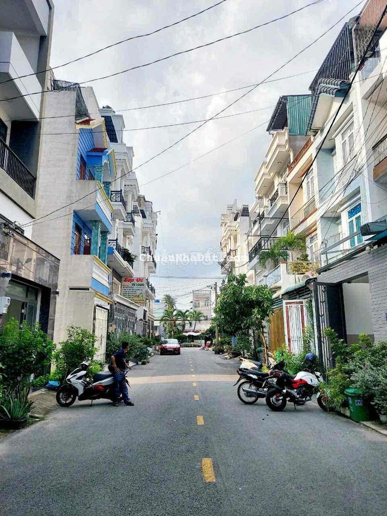 Nhà phố 1 trệt 1 lửng 3 lầu hẻm nhựa 7m