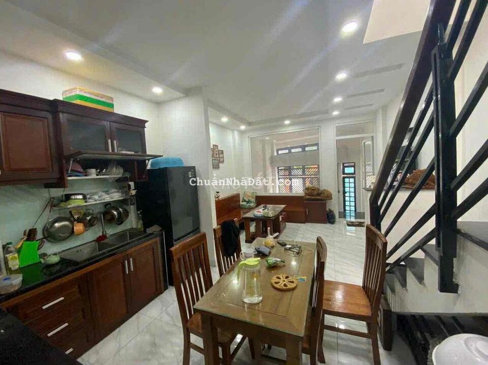 Nhà 3 lầu HXH có tầng hầm để oto Tân Thới Hiệp gần metro