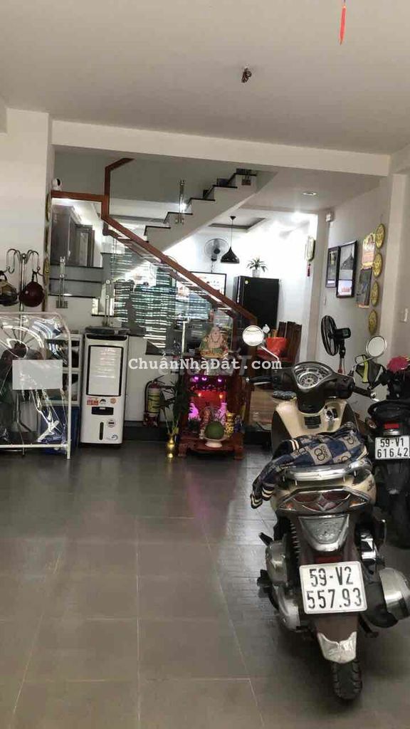 Nhà Chính Chủ. SHR. Ngã Tư Ga. 3 Lầu. Giá: 5.2 tỷ