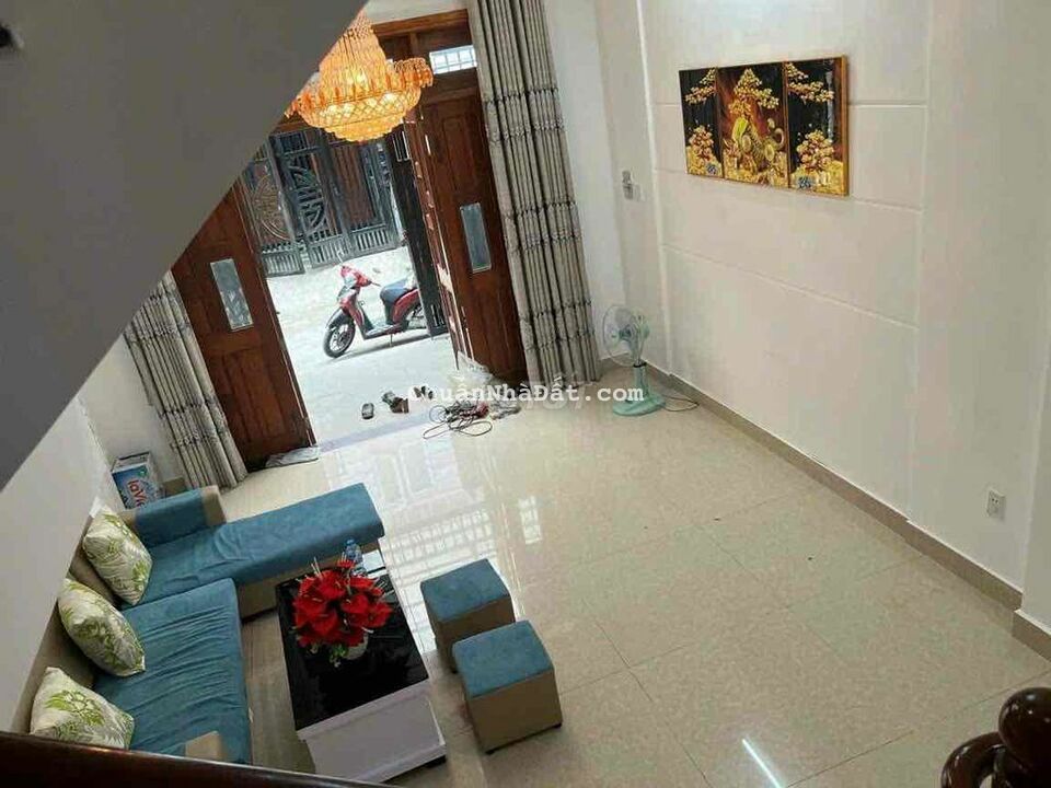 Nhà Thạnh Lộc 40 Quận 12. DT: 4,2*14m 2 lầu có 4pn, 5wc hẻm 7m Nhà Thạnh Lộc 40 Quận 12. DT: 4,2*14m 2 lầu có 4pn, 5wc hẻm 7m