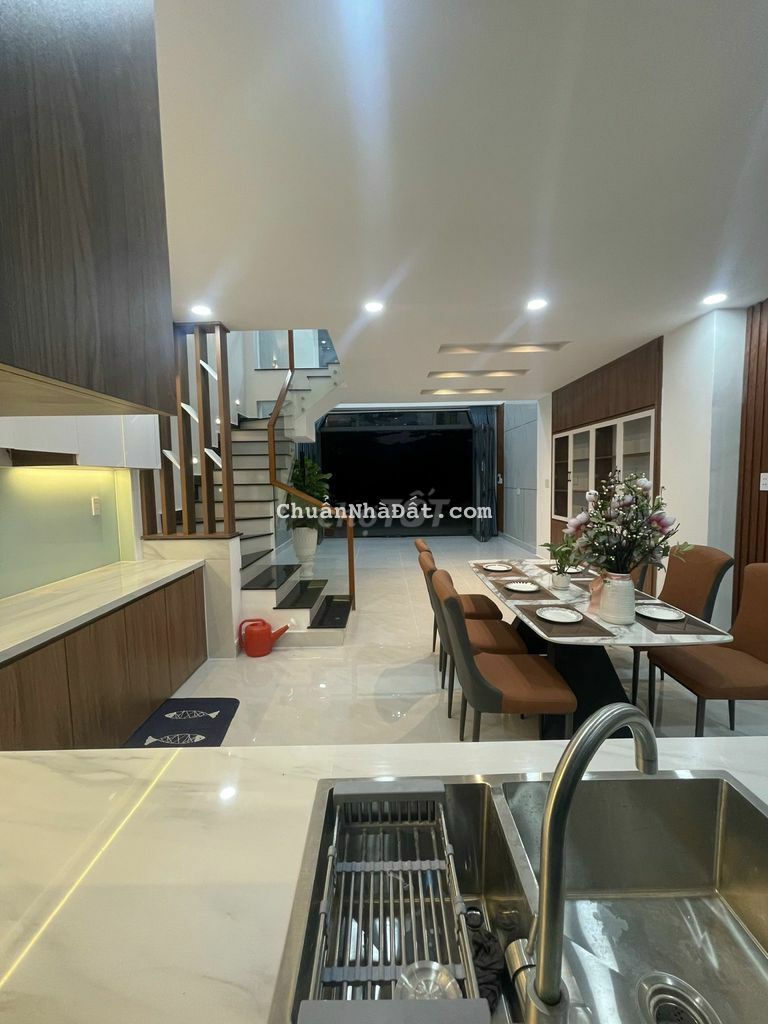 Bán nhà 3 lầu full Nội thất đường nhựa 12m Khu phân Lô Thạnh Xuân 25