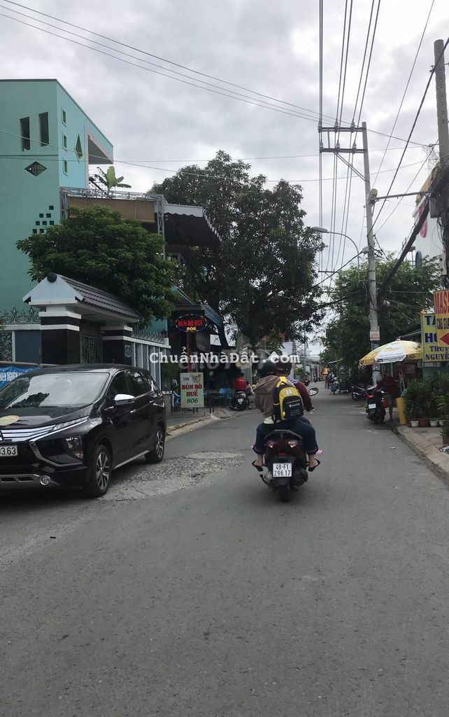 BÁN GẤP NHÀ 2 LẦU 60M2 3PN HXH QUẬN 12 CHỈ NHỈNH 2 TỶ