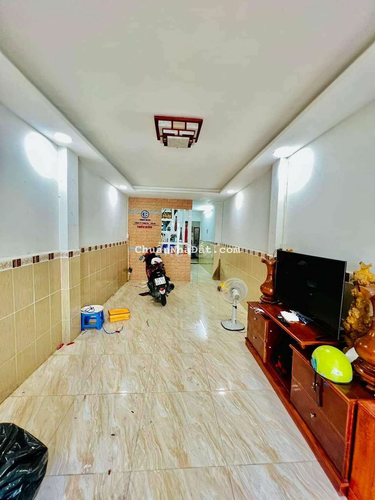 BÁN NHÀ Q12. NGUYỄN VĂN QUÁ.2 TẦNG. Ô TÔ ĐẬU CỬA..GIÁ CỰC RẺ.