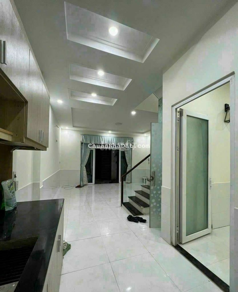 Nhà thạnh xuân quận q12 5.6x12m. Hẻm thông xe tải