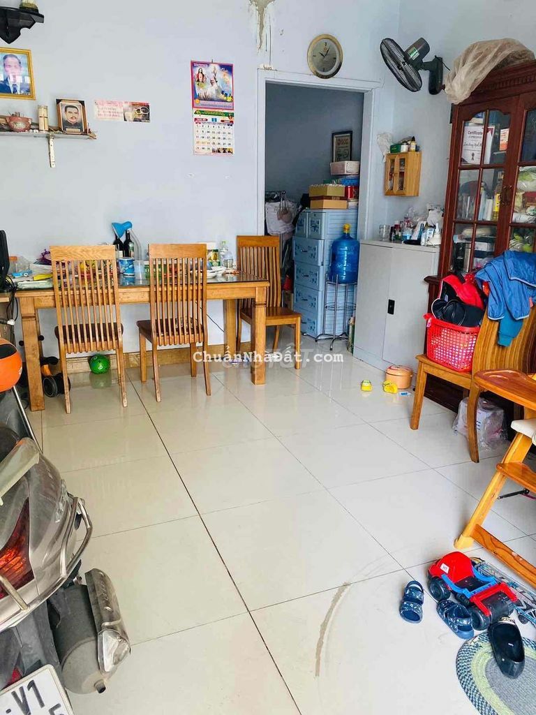 Nhà ngay Chợ TCH 60m2 HXH nhỉnh 3tỷ .