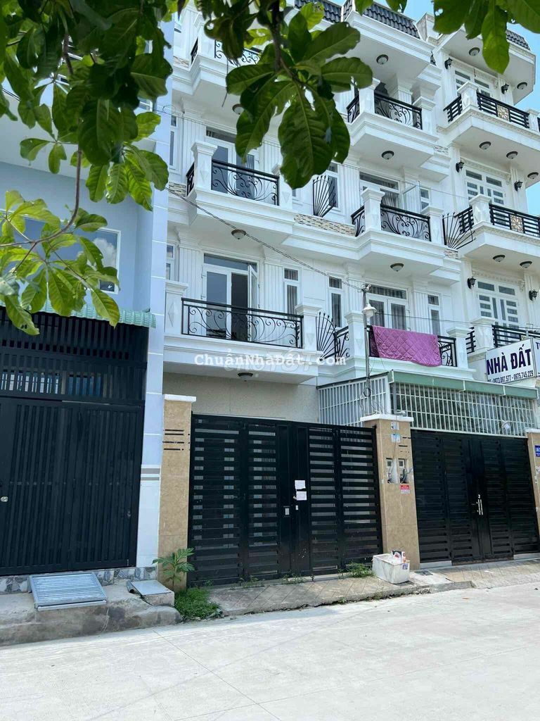 Nhà MT. Kinh Doanh. TX22 ( 1 Tr. 3 L. 4P. Ngủ ) Nhà MT. Kinh Doanh. TX22 ( 1 Tr. 3 L. 4P. Ngủ )