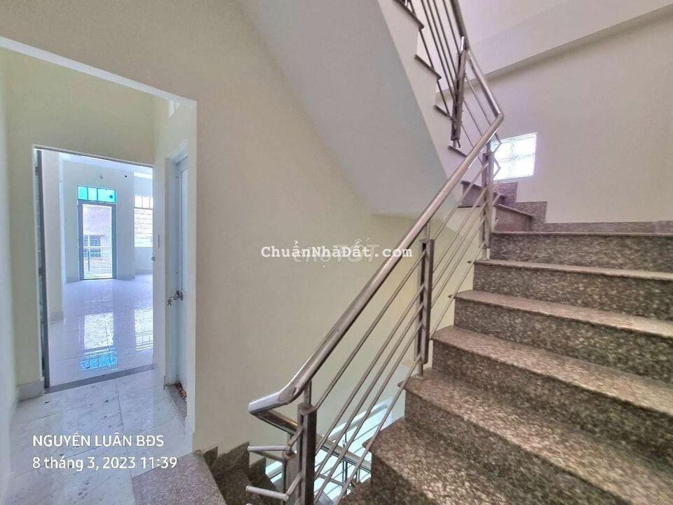 Kiếm đâu ra căn thứ 2. 70m²- 3 Tầng- ngay chợ- giá 3 tỷ hơn Kiếm đâu ra căn thứ 2. 70m²- 3 Tầng- ngay chợ- giá 3 tỷ hơn