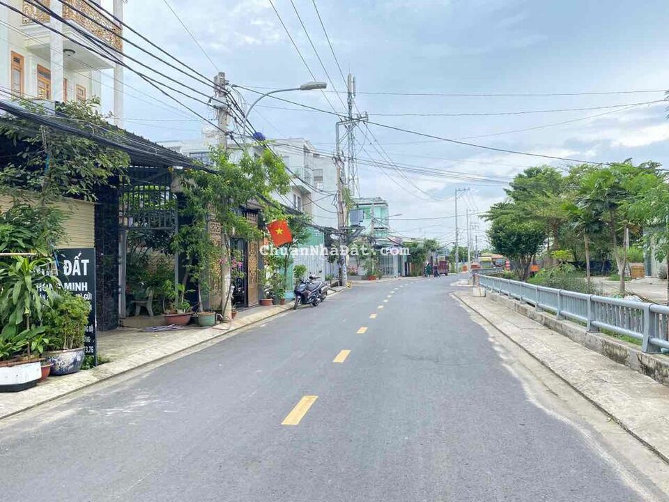 Nhà MT. Kinh Doanh. TX25. DT: 4 x 19m2 Nhà MT. Kinh Doanh. TX25. DT: 4 x 19m2