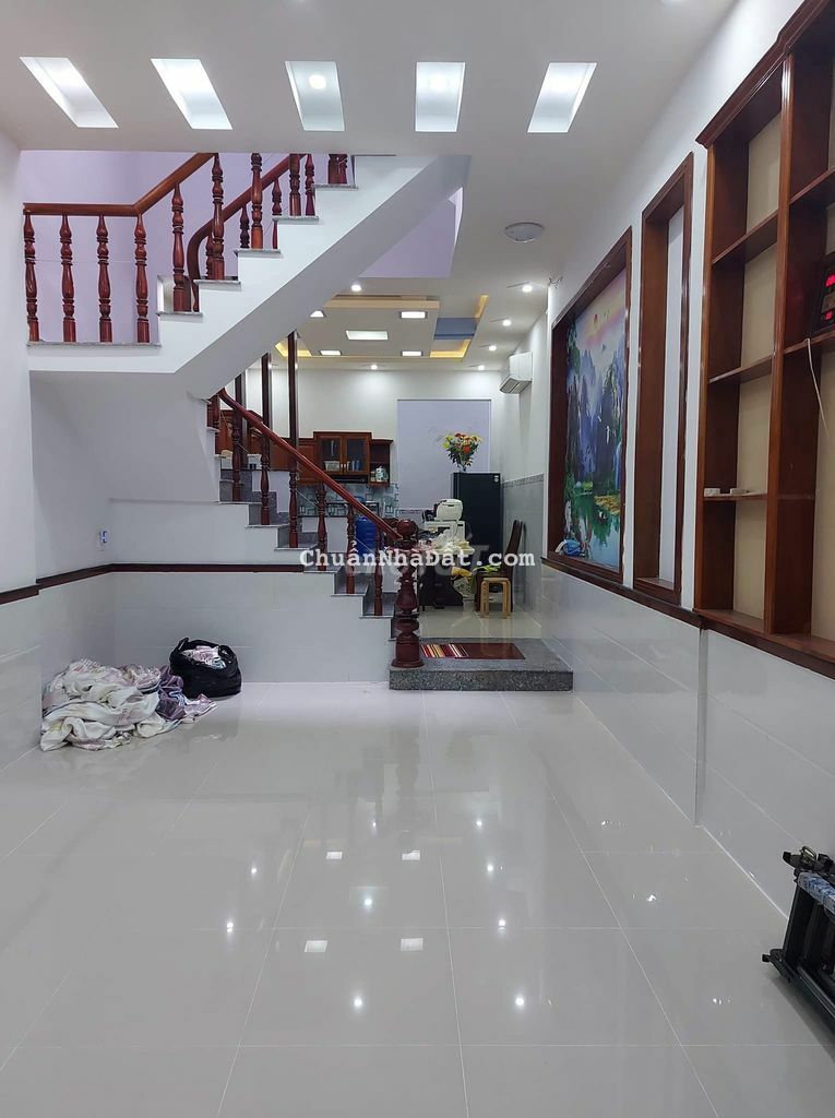 Nhà 2 lầu hẻm xe hơi DT 4x20, gần trường Trần Quang Khải, P. TCH - Q12