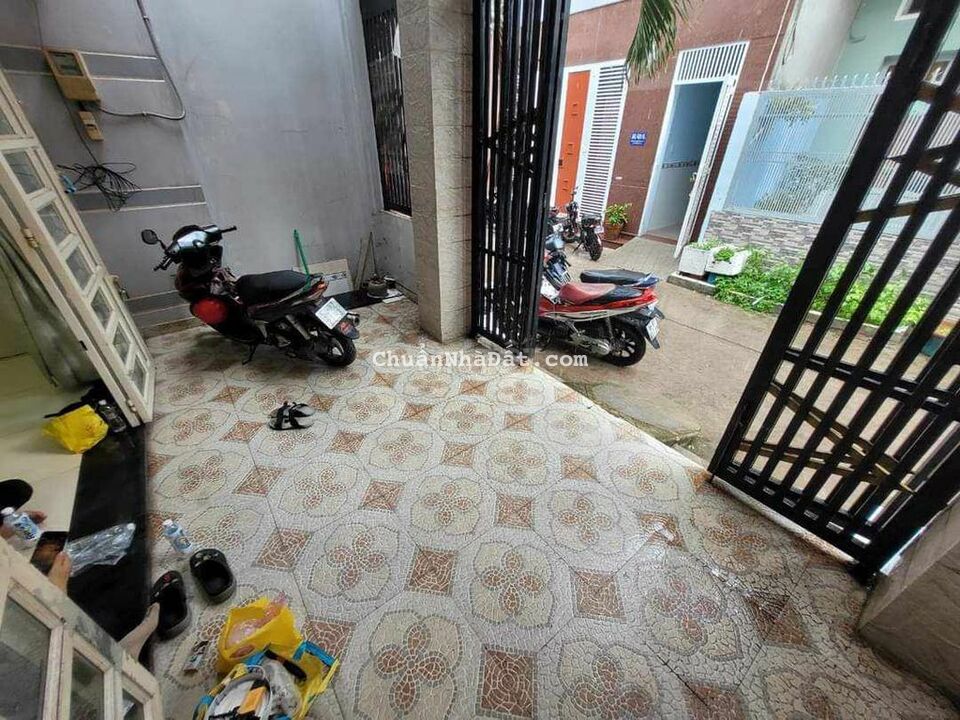 NHÀ 2 TẦNG NGAY CVPM QUANG TRUNG.SÁT TÔ KÝ.DT 5Mx15,5M 80M2.HXH