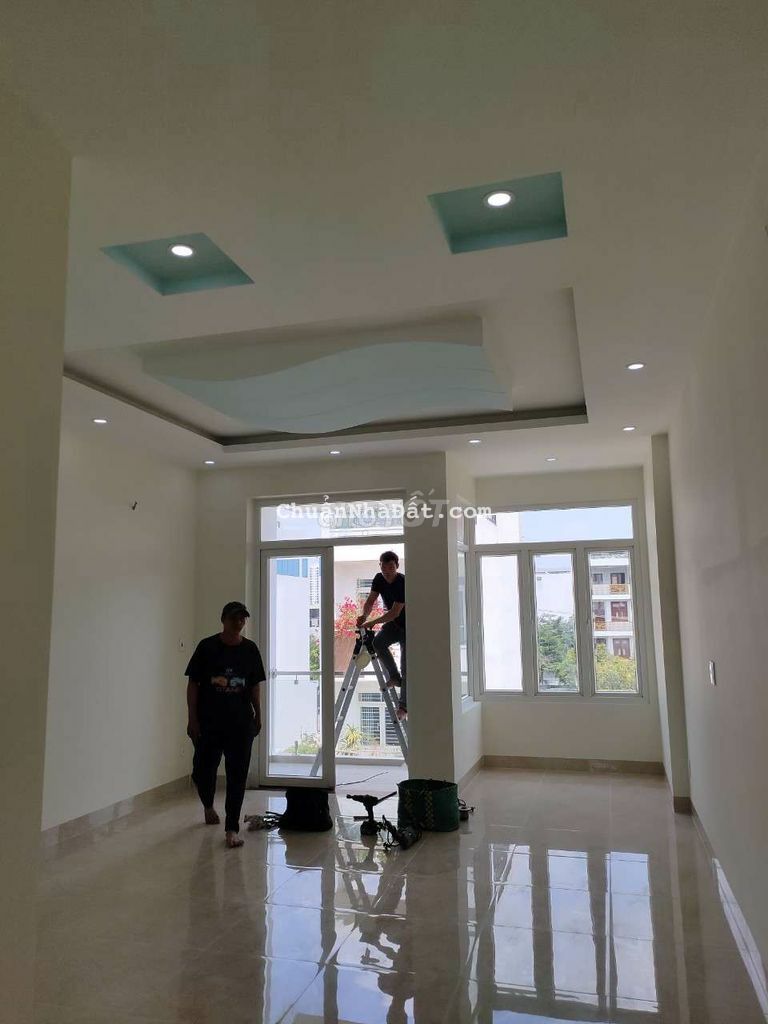 💫Bán nhà 1trệt 3lầu 6pn 6wc 1bếp Sổ Hồng Hoàn Công 4,5x18 CN Đủ 💫Bán nhà 1trệt 3lầu 6pn 6wc 1bếp Sổ Hồng Hoàn Công 4,5x18 CN Đủ