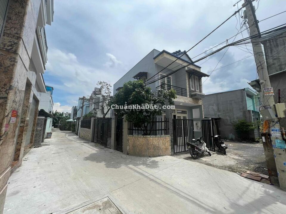 Vila sân vườn mini Thạnh Lộc 44,góc 2 MT xe tải