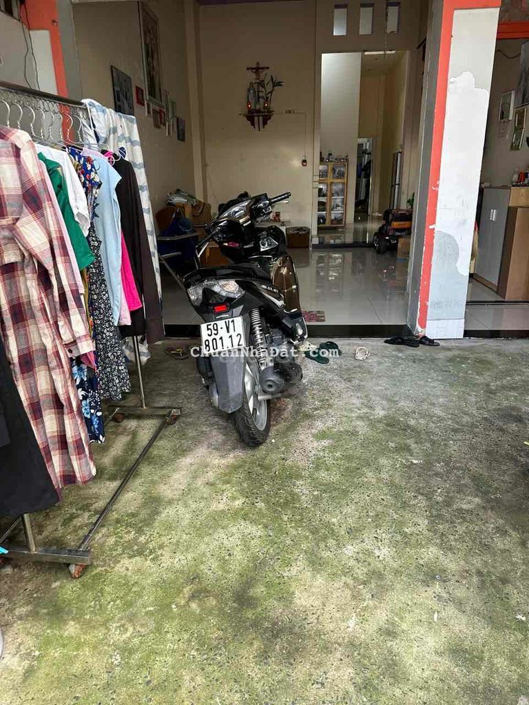 Kẹt Vốn Cần Bán Nhà Cấp 4..1/ Lê Văn Khương .Dt:4,3x21m 2pn2wc