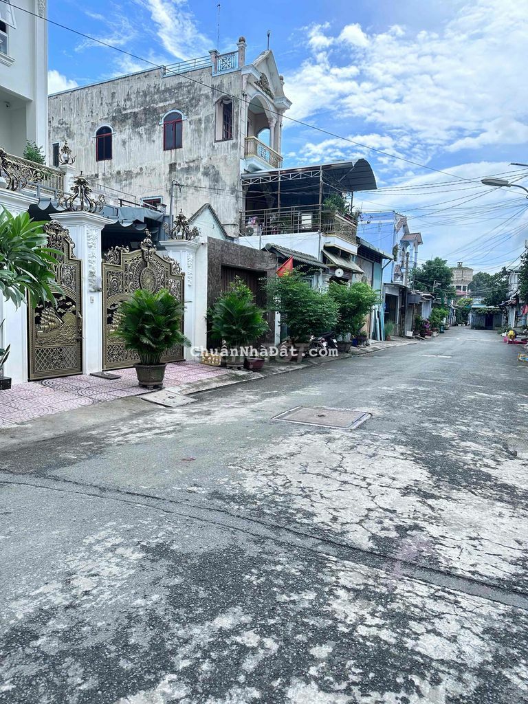 NHÀ MỚI 4 TẦNG BTCT HẺM 8M NGAY BẾN XE AN SƯƠNG GIÁ CHỈ 6 TỶ 3