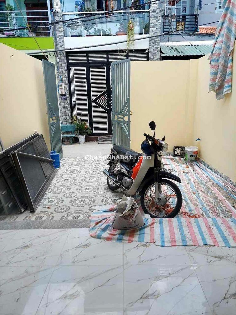 Nhà cấp 4 có lửng 4PN hẻm Trung Mũ Tây 2A gần ngã 4 An Sương, Quận 12