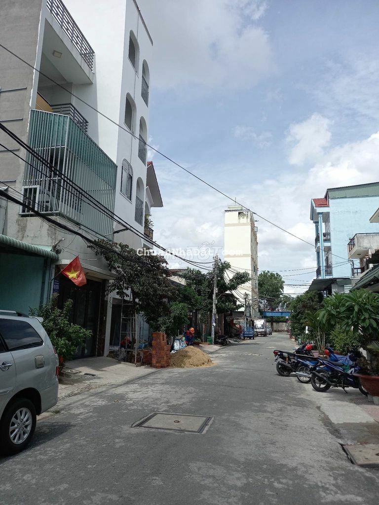 NHÀ KHU VIP TRUNG MỸ TÂY 13 Q12.ĐƯỜNG NHỰA 8M THÔNG.4 TẦNG DT: 4Mx24M NHÀ KHU VIP TRUNG MỸ TÂY 13 Q12.ĐƯỜNG NHỰA 8M THÔNG.4 TẦNG DT: 4Mx24M