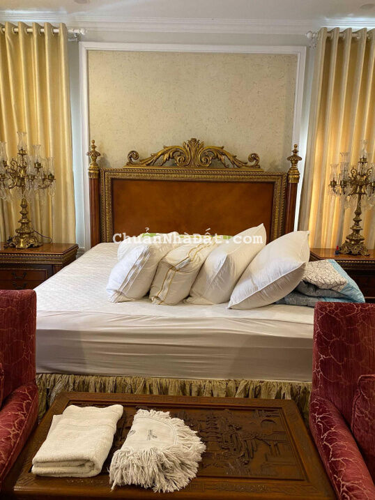 Biệt thự ngay đường Quốc Hương, 360m2 hồ bơi sân vườn - 69 tỷ - 0908947618