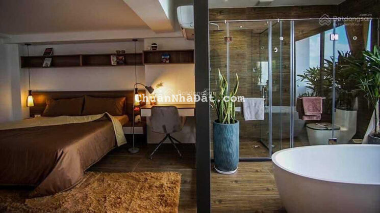 Cần bán CHDV Quận 2. DT: 407m2 gồm : 29 CHDV+4 penhouse. KT: 400tr/th . KC: H 5L, TM Giá : 60ty