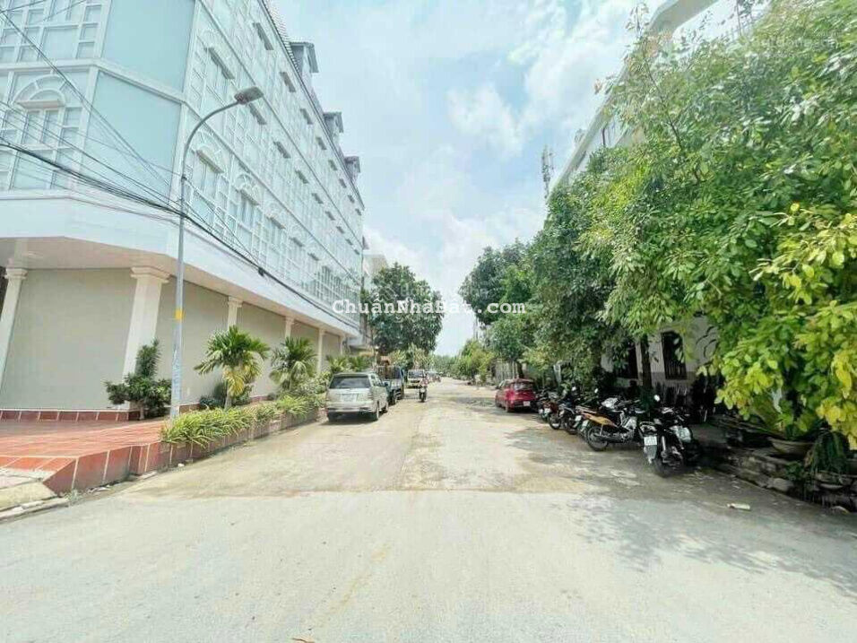 Giảm 2tỷ còn 9,8tỷ nhà mặt tiền đường 16m P. Bình Trưng Đông TP. Thủ Đức