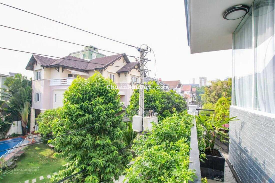 21,5 tỷ thương lượng nhà mặt tiền đường ngay Thảo Điền Quận 2, 5.2 dài 17m trệt 3 lầu, đường 10m