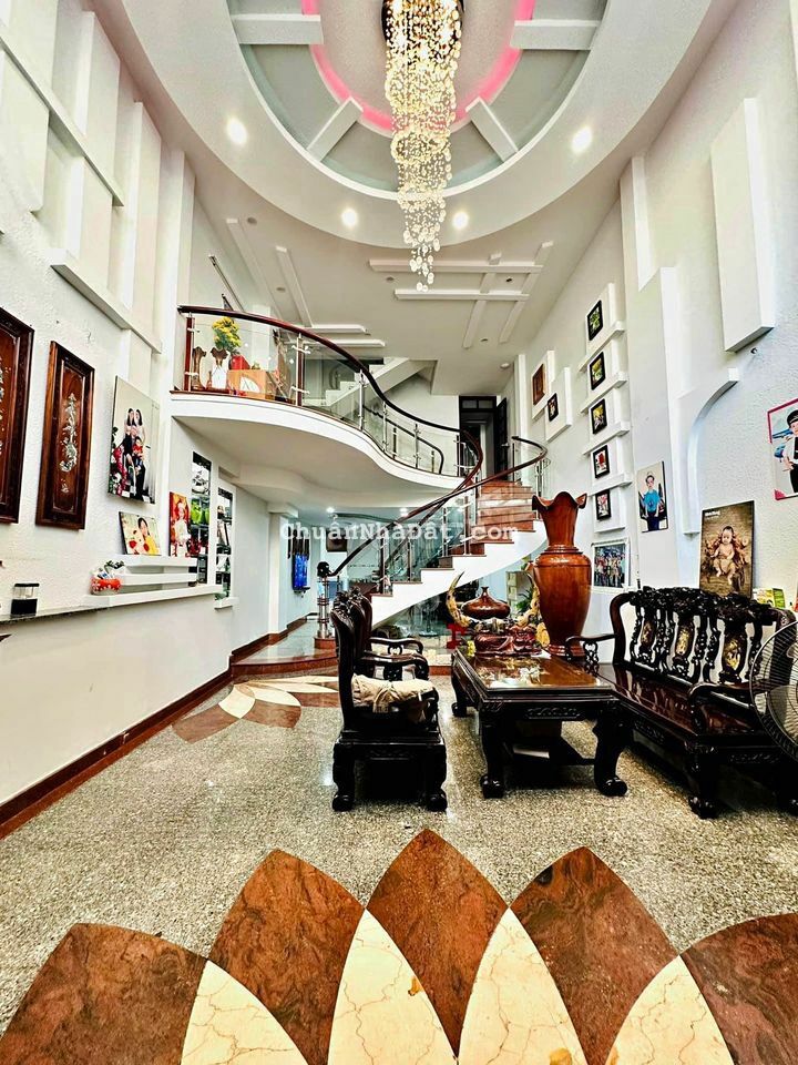 CHỦ ĐỊNH CƯ BÁN NHÀ MẶT TIỀN HẺM ĐƯỜNG NAM KỲ KHỞI NGHĨA, QUẬN 3