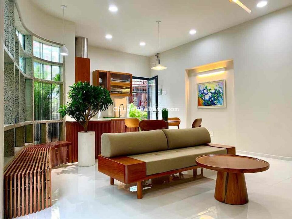 BÁN GẤP NHÀ SIÊU ĐẸP SÂN VƯỜN 3pn LỚN HẺM 6m