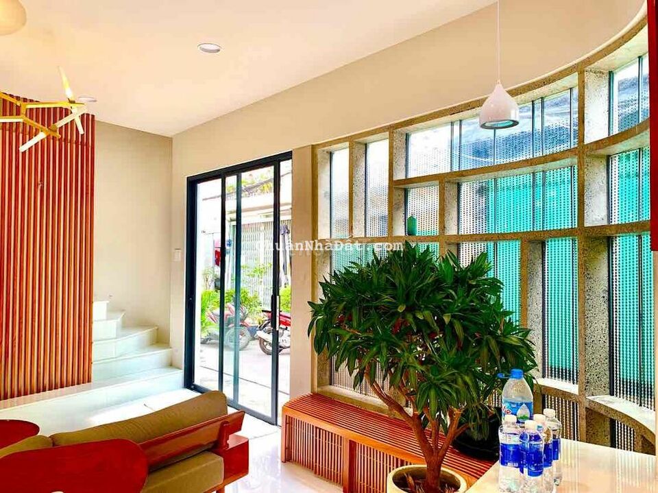 BÁN GẤP NHÀ SIÊU ĐẸP SÂN VƯỜN 3pn LỚN HẺM 6m