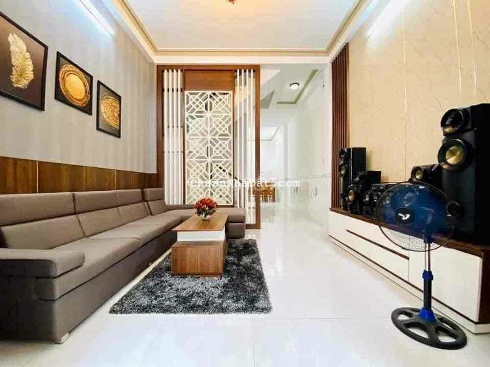 GỒNG LÃI HẾT HƠI BÁN NHÀ 2LẦU+SÂN THƯỢNG 4Tỷ790 258 CM THÁNG TÁM SHR