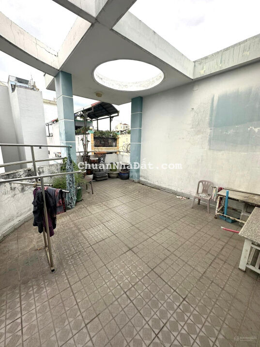 Bán nhà 55m2 (5.5 x 10), 4T 5PN, hẻm ô tô CMT8, Quận 3. 10 tỷ Bán nhà 55m2 (5.5 x 10), 4T 5PN, hẻm ô tô CMT8, Quận 3. 10 tỷ