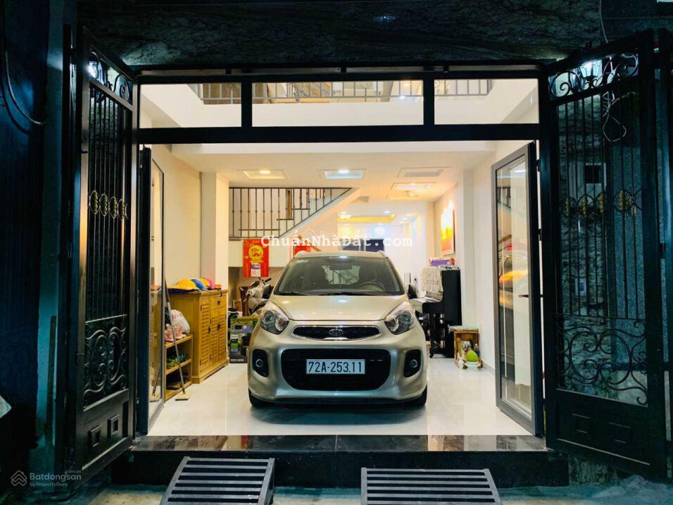 Hẻm rộng 8m Võ Văn Tần thông Nguyễn Thị Minh Khai, P5, Q3, 4*18m nở hậu 4.5m (90m2), 5 lầu, 15 tỷ