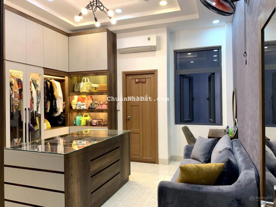 Bán nhà hẻm vip Cách Mạng Tháng, Phường 10, Q3, DTCN: 91.5m2, 4 tầng, giá 10.9 tỷ