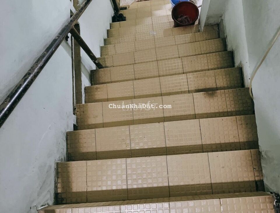 Bán rẻ 19 tỷ nhà mặt tiền quận 4, 134m2, giảm 9 tỷ