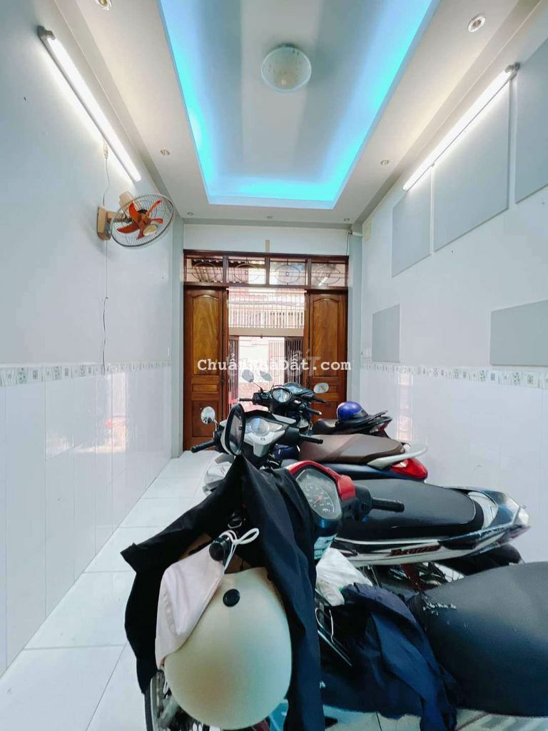 Gấp Bán Nhà 4 Tầng , 4PN - Tôn Thất Thuyết , Dòng tiền 12 triệu