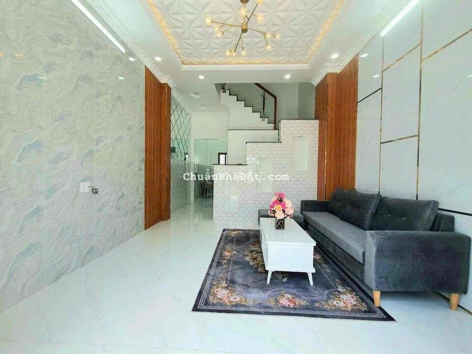 BÁN NHÀ ĐỘ XE 3 LẦU 2TỶ222 DTSD 142m2 HẺM 175 NGUYỄN TRI PHƯƠNG Q5 SHR