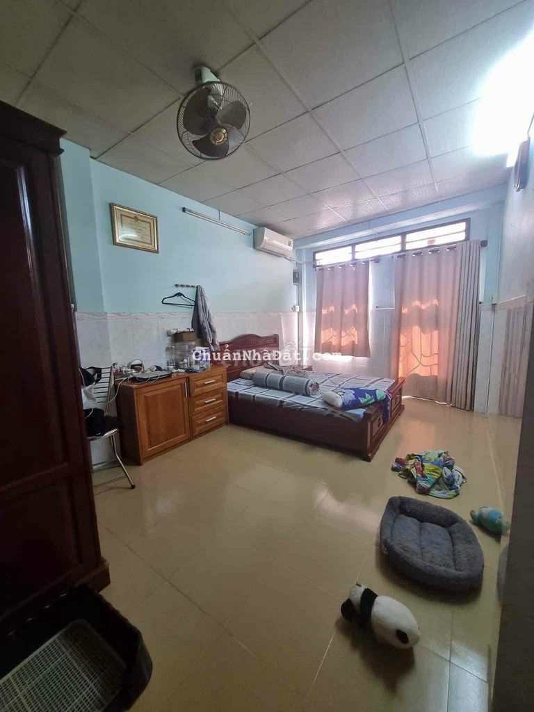 NHÀ BÁN - MẶT TIỀN ĐƯỜNG - QUẬN 5 - GẦN CHỢ LỚN NHÀ BÁN - MẶT TIỀN ĐƯỜNG - QUẬN 5 - GẦN CHỢ LỚN