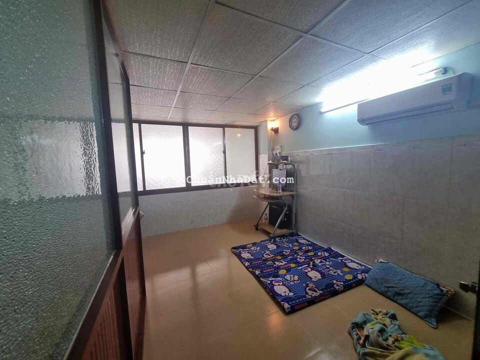 NHÀ BÁN - MẶT TIỀN ĐƯỜNG - QUẬN 5 - GẦN CHỢ LỚN NHÀ BÁN - MẶT TIỀN ĐƯỜNG - QUẬN 5 - GẦN CHỢ LỚN