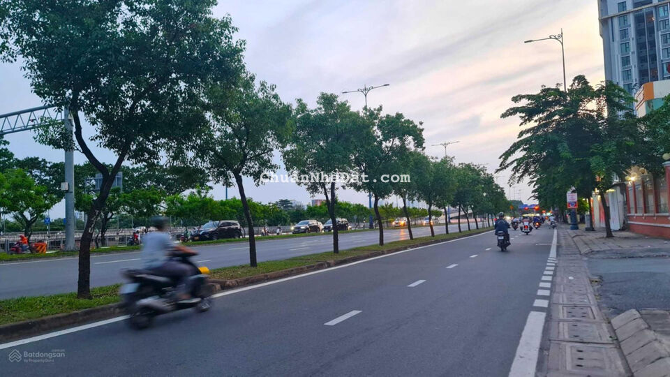 Bán nhà 48.5m2 5T 6PN, hẻm ô tô, 5 mét ra mặt đường Võ Văn Kiệt, Quận 5. 7 tỷ