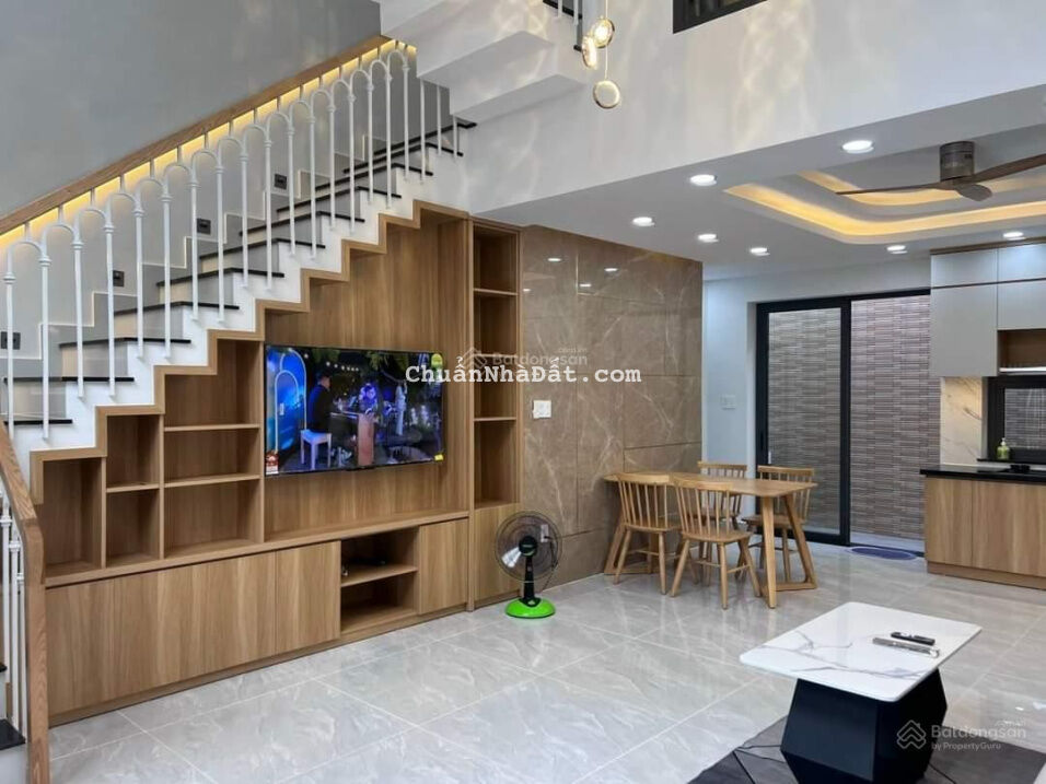 Chính chủ bán gấp nhà 5m x 10m Lê Hồng Phong, ngay Quận 10. Giá 5,8 tỷ TL