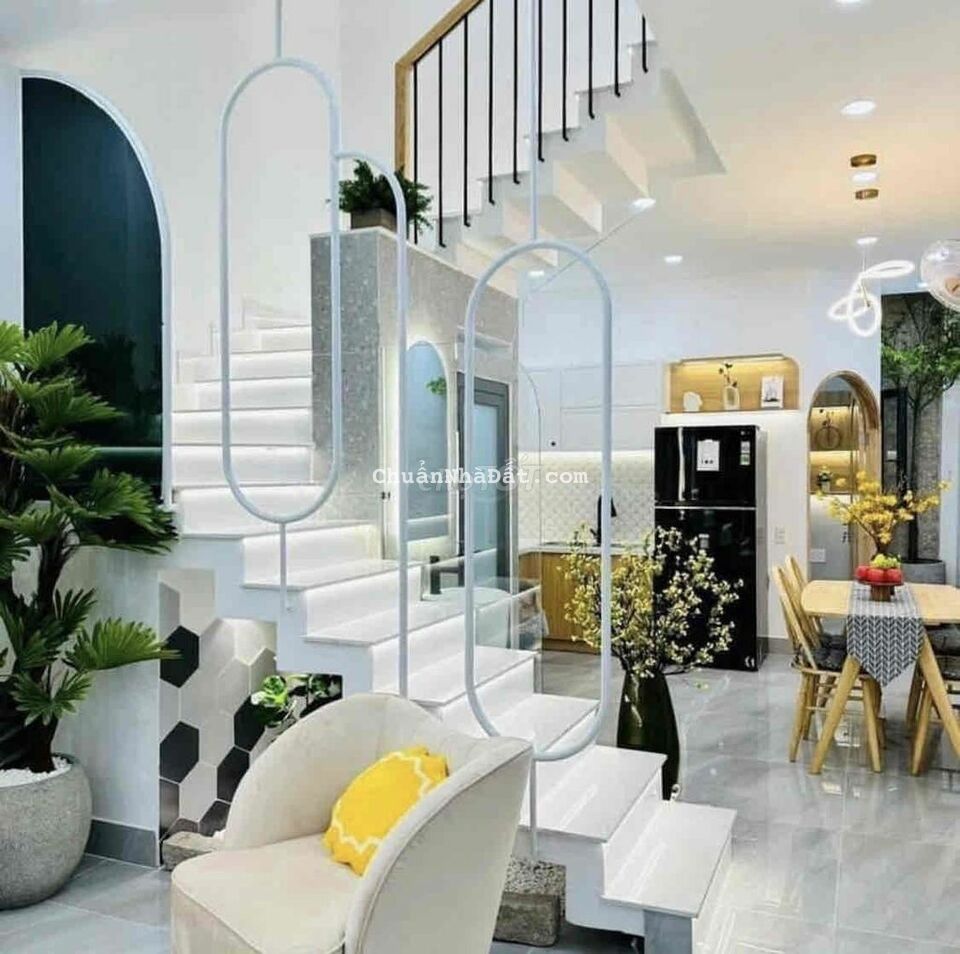 VỢ BUỒN BÁN NHÀ 1TRỆT 3LẦU DTSD 236,8m2, 2TỶ370 HẺM 600 NGUYỄN TRÃI Q5