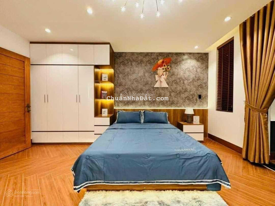 Bán nhà hẻm xe hơi đường Nguyễn Trãi Phường 2 Quận 5, DT: 4.4x17.5m, 2 lầu ST, giá 12 tỷ