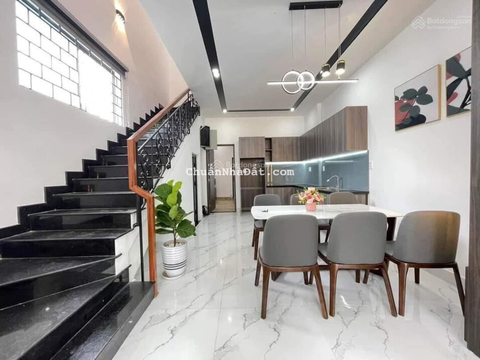 Vip nhà đẹp 5 tầng (4m x 24m) hẻm xe tải Trần Hưng Đạo, phường 6, quận 5. Giá 11,2 tỷ TL